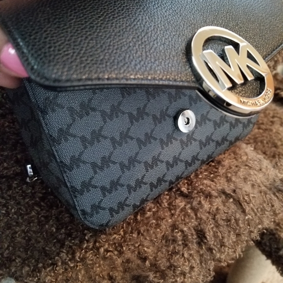 Michael Kors Purse - Picture 10 of 12